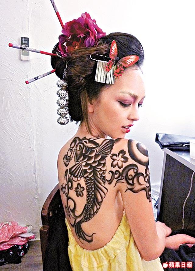 Jessica Cambensy - Chinese Sirens